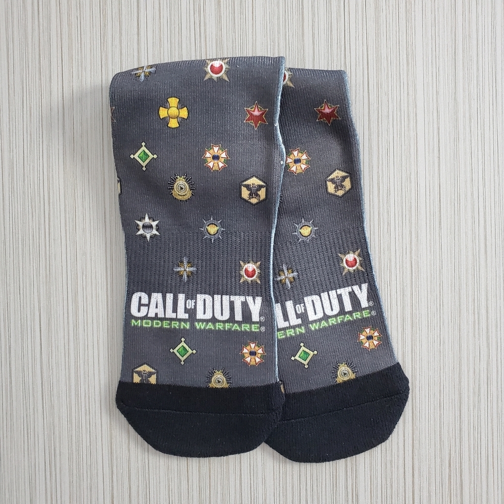NWOT Men's Call of Duty Modern Warfare Crew Socks